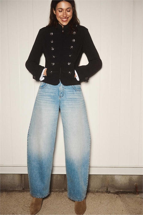 Джинсы с зауженными брючинами артикул 156238386