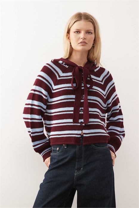 Кардиган в полоску с капюшоном и шарфом артикул 155233252