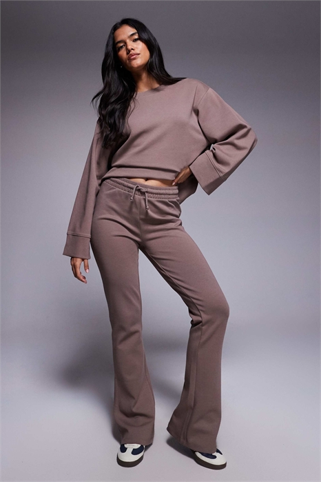 Джоггеры с расклешенными штанинами и застежкой-молнией, темно-серо-коричневого цвета co-ord артикул 150345008