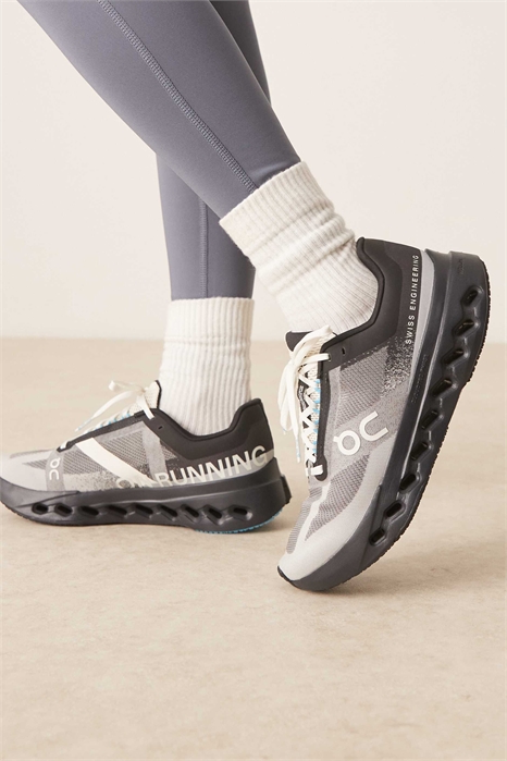 Кроссовки для бега ON Cloudsurfer Next артикул 143750454