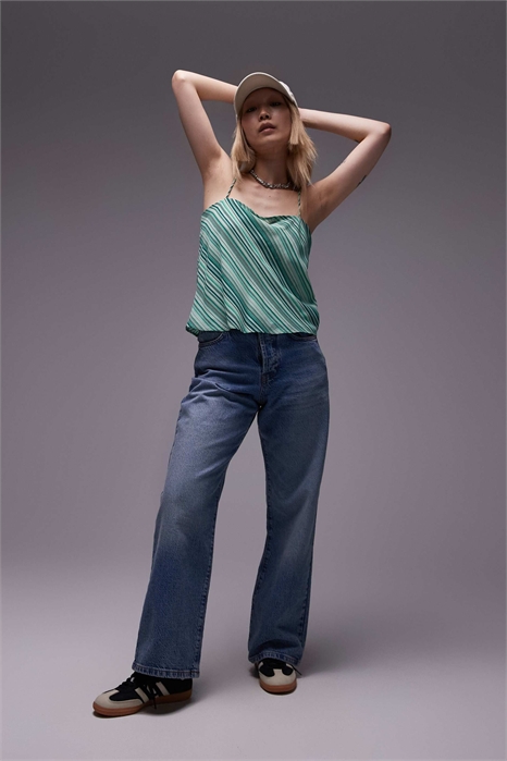 Джинсы средней посадки свободного кроя с прямыми брючинами артикул 135214875