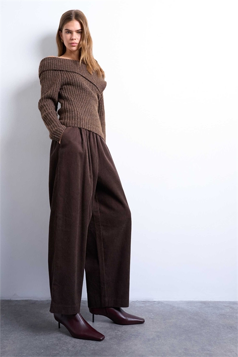 Брюки с широкими штанинами и нестандартной длиной артикул 144207468