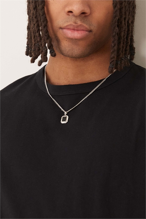 Колье с квадратным черным кулоном артикул 137847254