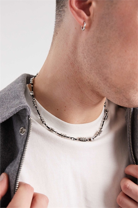 Черное ожерелье из шнурка и квадратных бусин артикул 148522655