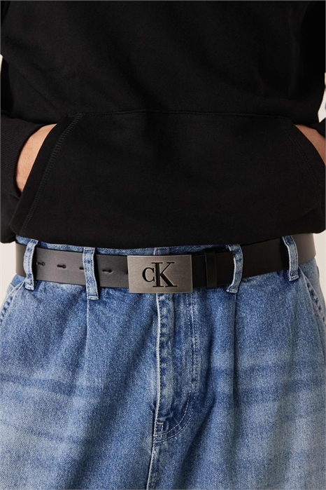 Ремень с серебряным логотипом на пластинке, 35 мм артикул 151415690