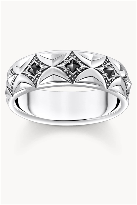 Серебряное кольцо с черненым покрытием, ромбовидным узором и цирконами артикул 154286083