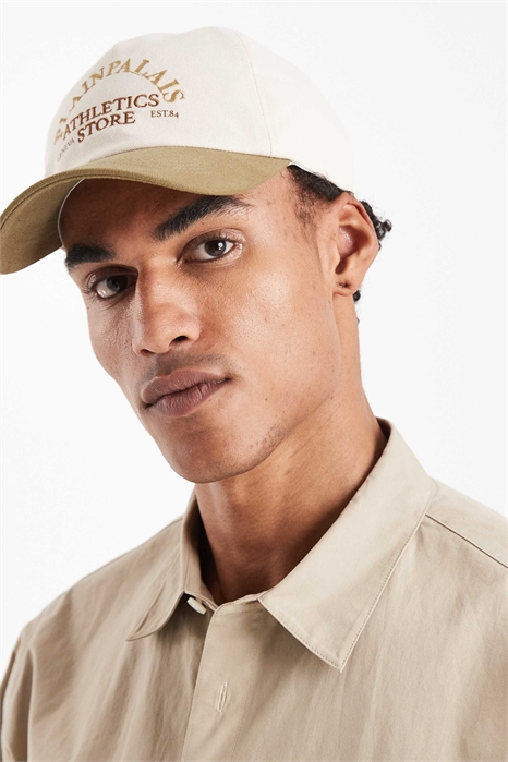 Кепка с контрастной окантовкой и вышивкой артикул 153889269