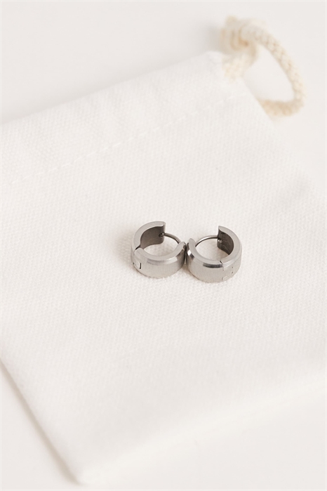 Водонепроницаемые серьги-кольца из нержавеющей стали с матовой поверхностью и скошенными краями артикул 153144819
