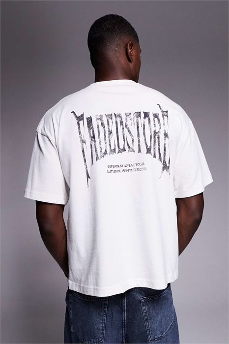 Укороченная футболка с принтом в стиле готического шрифта на спине артикул 151306499