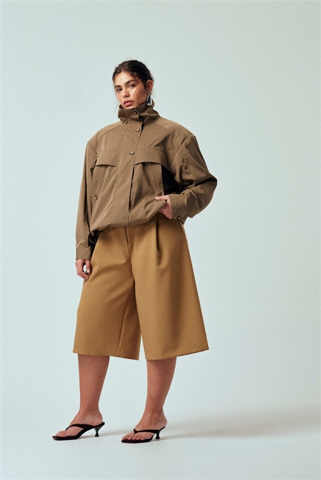 Кюлоты с завышенной талией и зауженным кроем артикул 155334902