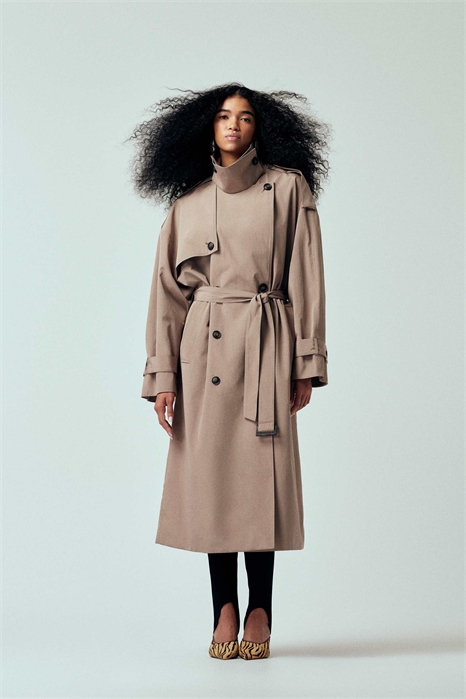 Макси-тренч свободного кроя с поясом артикул 155251421