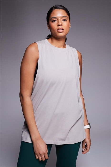 Хлопковый жилет с закругленными рукавами и быстросохнущей обработкой артикул 151735762