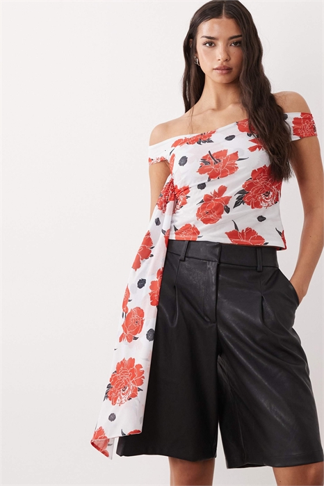 Топ с открытыми плечами и запахом артикул 155845554