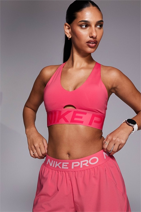 Спортивный бюстгальтер Nike Pro Training Indy Dri-FIT Plunge с легкой поддержкой артикул 150000090