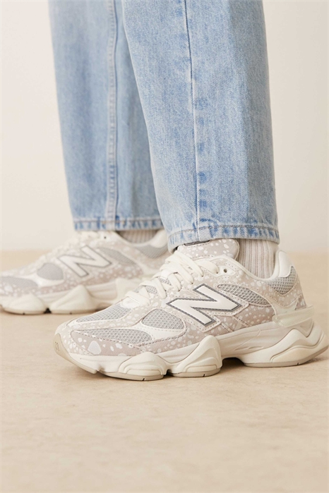 Кроссовки с рисунком оленя 9060 артикул 150236181