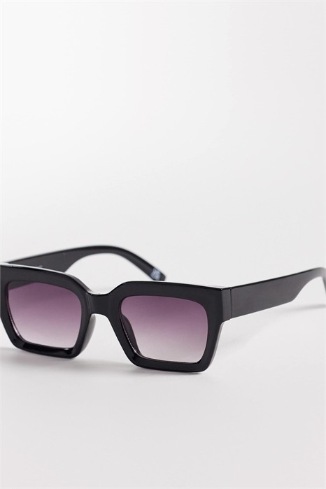 Солнцезащитные очки с косыми углами артикул 154762477