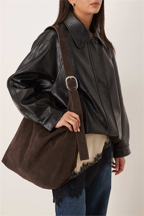 Сумка-тоут из замши с пряжкой артикул 154293480