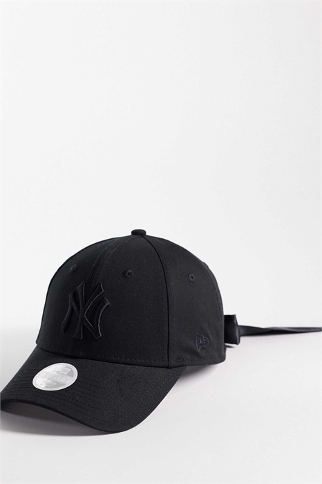 Женская черная кепка NY Yankees 9forty с бантиком артикул 154895117