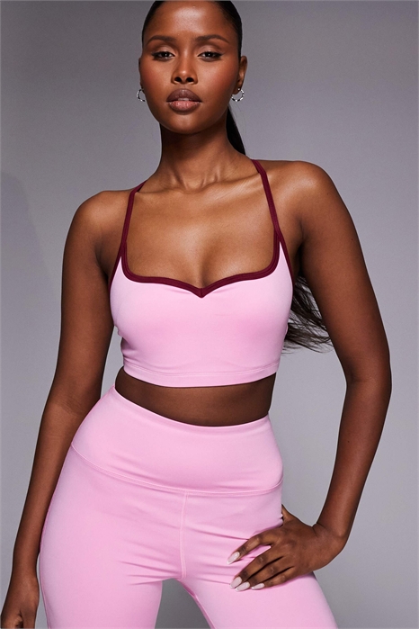 Спортивный бюстгальтер с активным вырезом «сердце» и легкой поддержкой, с регулируемыми бретелями артикул 155468272