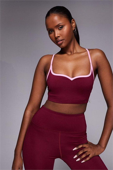 Спортивный бюстгальтер с активным вырезом «сердце» и легкой поддержкой, с регулируемыми бретелями артикул 155468271