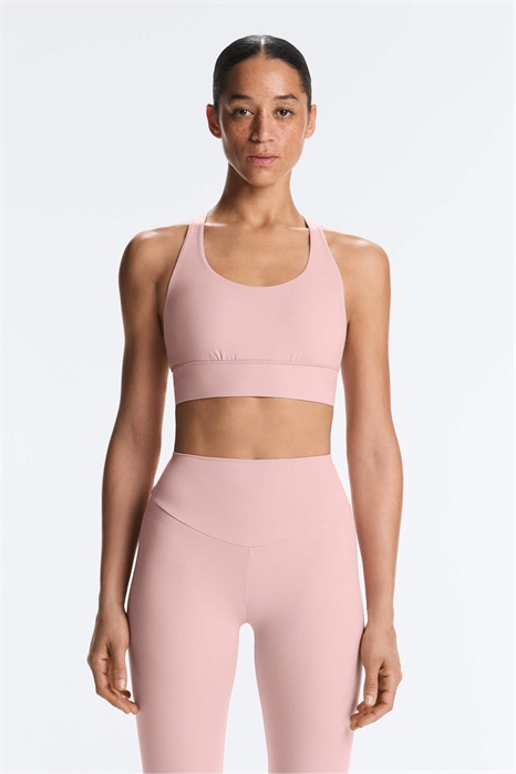 Спортивный бюстгальтер Comfortlux со средней степенью поддержки и чашками артикул 155525665