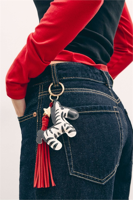 Брелок с подвеской в виде зебры артикул 155714839