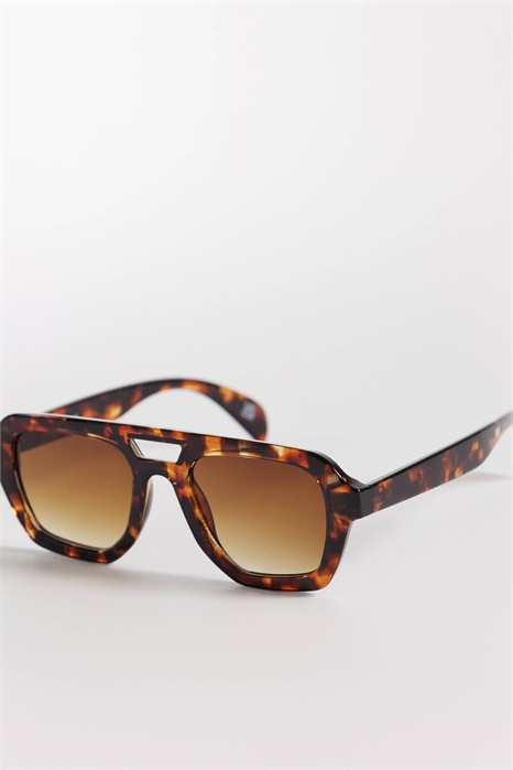 Угловатые солнцезащитные очки в стиле «авиатор» артикул 154748873