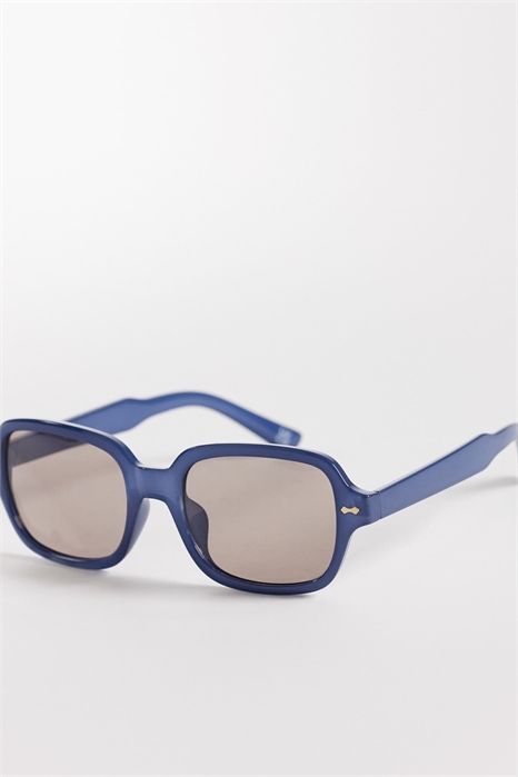 Солнцезащитные очки в квадратной оправе артикул 154748716