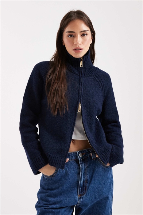 Объемный свитер с двойной застежкой-молнией и шерстью артикул 153598216