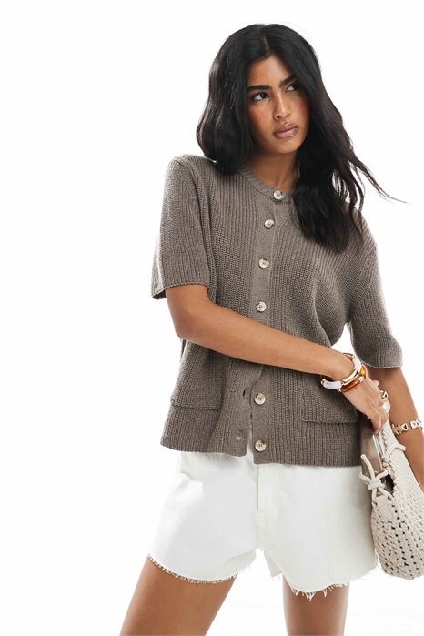 Вязаный кардиган с накладными карманами артикул 148510689