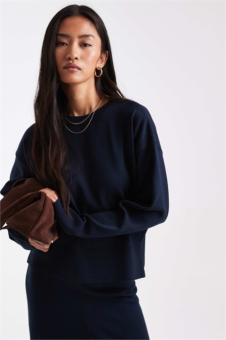 Свитер прямого кроя с круглым вырезом и боковыми разрезами co-ord артикул 151701853