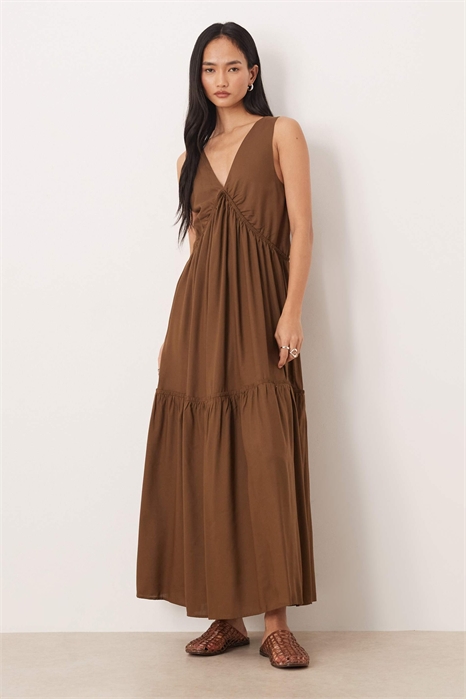 Макси-платье с V-образным вырезом и трапециевидным силуэтом артикул 151744882