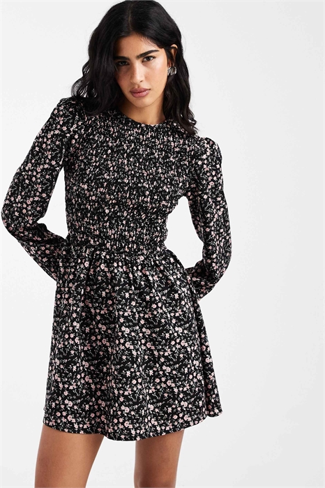 Мини-платье-сарафан с длинными рукавами и сборками артикул 153564702