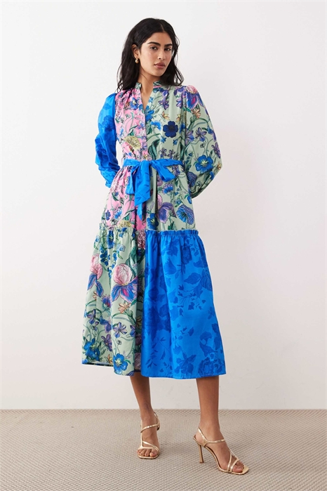 Платье-рубашка средней длины с завязкой на талии артикул 153329822