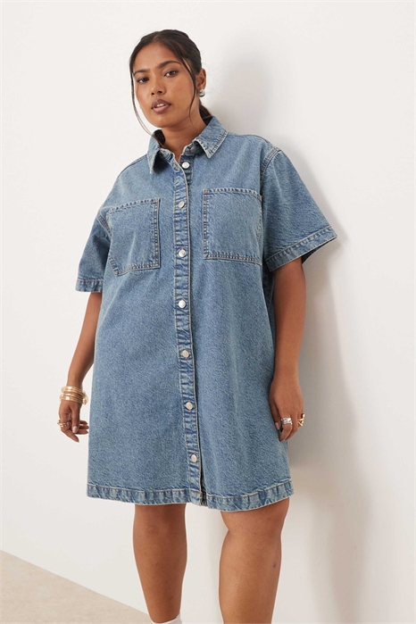 ASOS DESIGN Curve — джинсовое платье-рубашка с короткими рукавами артикул 148382764
