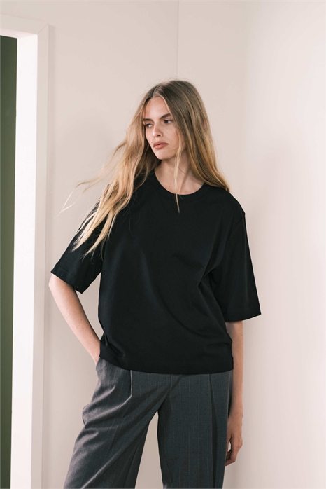 Толстовка свободного кроя из плотной ткани артикул 145392416