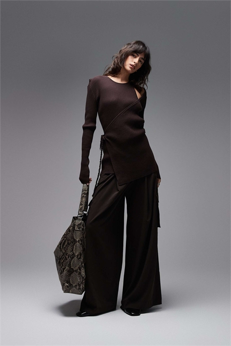 Топ с длинными рукавами и запахом артикул 153665280