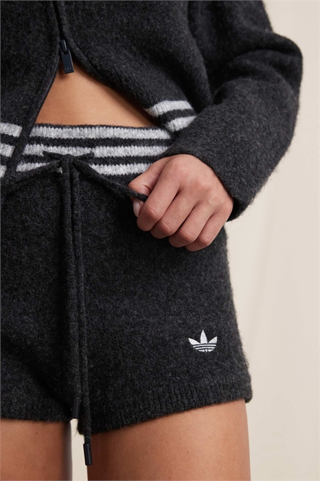 Трикотажные шорты артикул 150369306