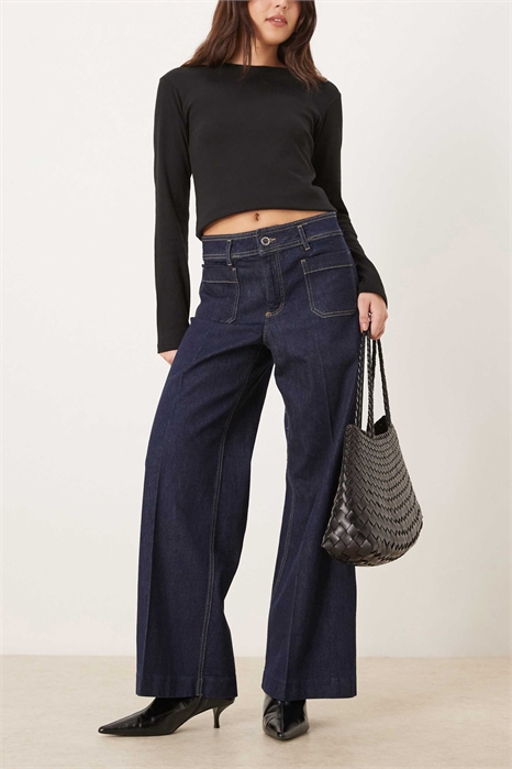 Джинсы Джесси с широкими брючинами и карманами из смешанной хлопковой ткани артикул 154236299