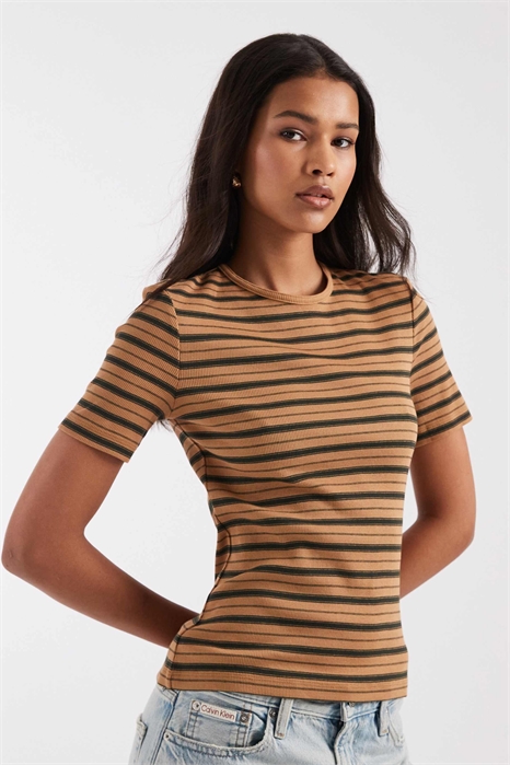 Футболка-слим с супермягкой ребристой тканью артикул 154340419