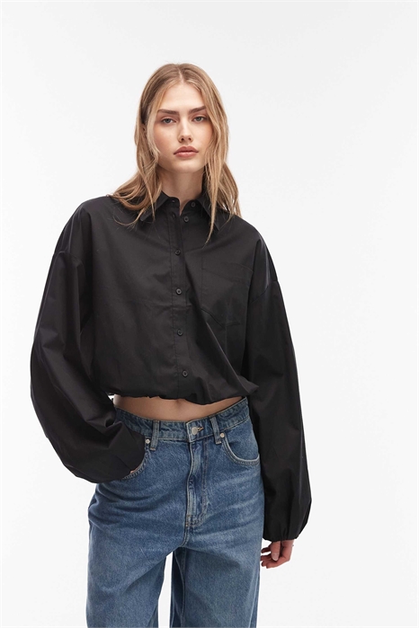 Короткая хлопковая рубашка с завязкой на талии артикул 155057457