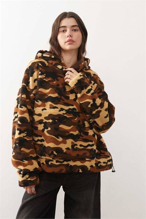 Худи с капюшоном в стиле камуфляж артикул 151419341