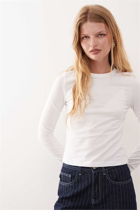 Приталенная футболка с длинным рукавом артикул 149051442
