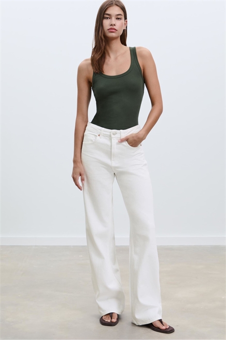 Джинсы D92 прямого кроя с широкими брючинами артикул 149923135