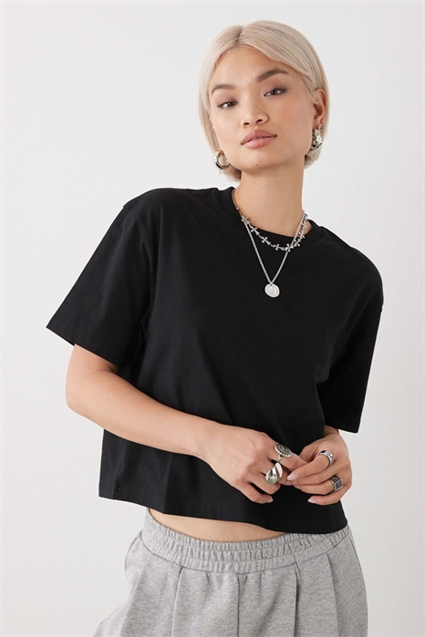 Футболка прямого кроя с короткими рукавами артикул 149103395