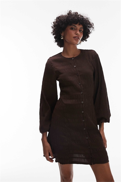 Мини-платье с драпировкой и объёмными рукавами артикул 148306089