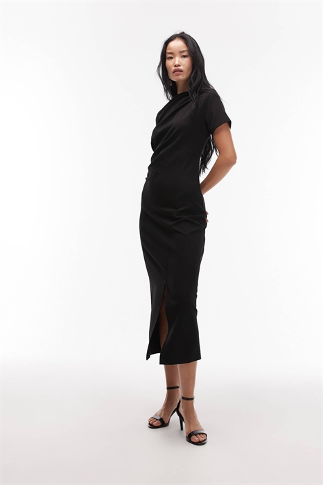 Платье средней длины с короткими рукавами, драпировкой и закрученным силуэтом, с разрезом спереди артикул 149319303