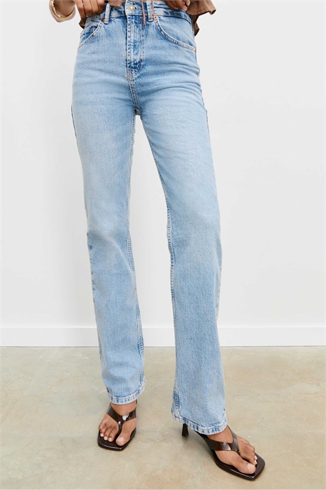 Джинсы D98 с прямыми брючинами и винтажным эффектом, светло-голубого цвета артикул 149694854