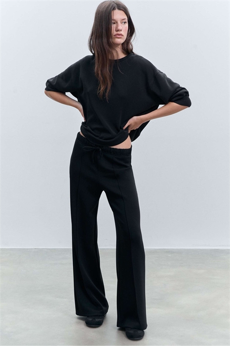 Брюки с широкими брючинами и мягкой текстурой, с декоративными швами артикул 149039368