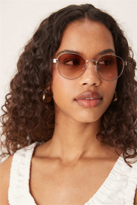 Металлические круглые солнцезащитные очки с линзами коричневого цвета с градиентным оттенком артикул 141188235